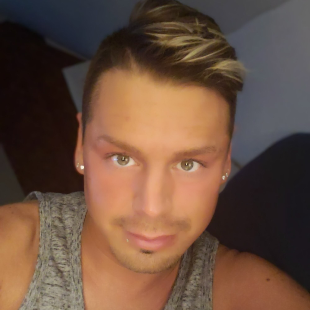 Meet your Posher, Adam
